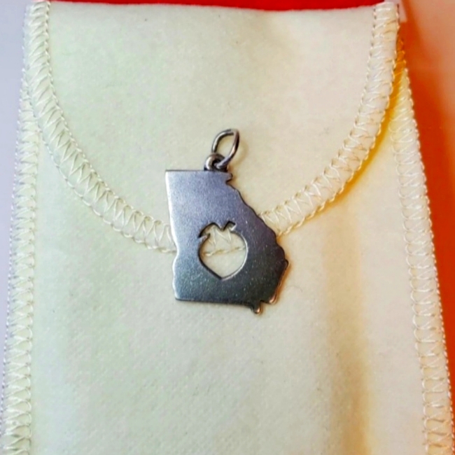 James Avery Retired Georgia Peach Charm 185$